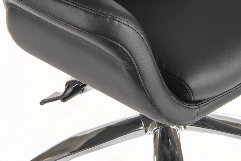 6949BLK Ambassador Reclining Chair - Detail Shot